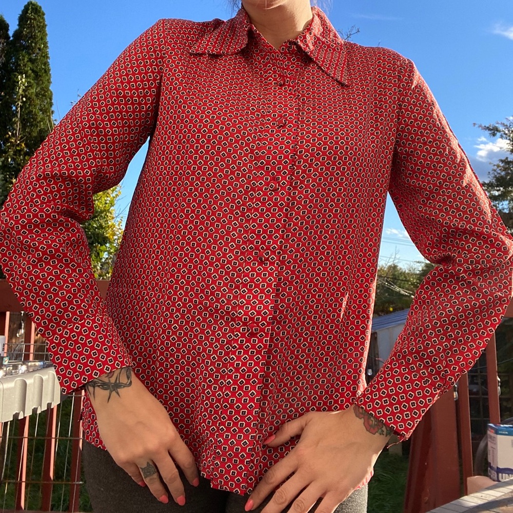 Vintage pointed collar/fun patterned button up great shape well made designer